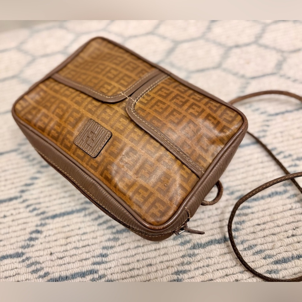 FENDI Vintage Classic Zucca F Monogram Brown Coated Canvas Crossbody Camera Bag - Picture 7 of 16
